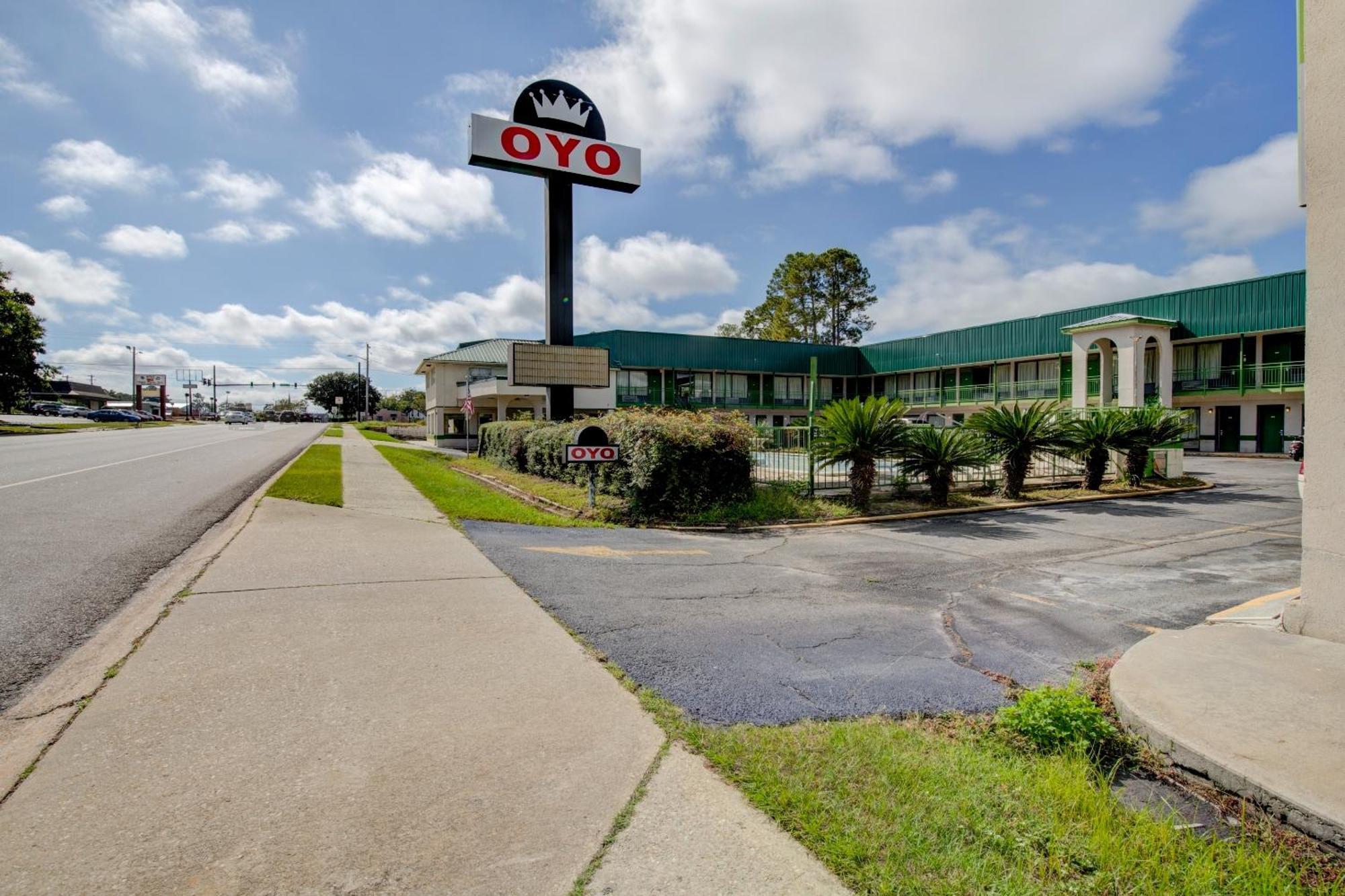 Oyo Hotel Douglas Ga Us-441 Exterior foto
